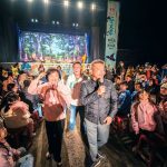 紙風車劇團台中演出 二千民眾頂寒風度過溫馨夜晚