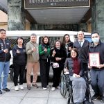 基隆虹橋里長李碧霞捐復康巴士