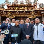 韓國瑜、江啟臣大甲鎮瀾宮發春聯