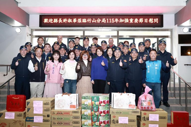 春節安全維護 許淑華慰問員警與協勤民力