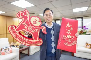 桃園正副市長走春拜81廟 發6萬福袋