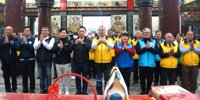 蘇俊賓八德姜太公廟參香 發元氣搖搖馬福袋