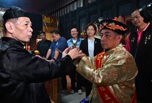 傳承百年傳統 王惠美社口角迎天公