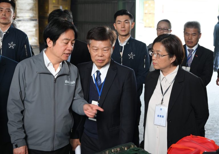 賴總統蒞臨彰化 關心紡織產業