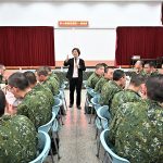 王惠美前往台南知義營區探視彰化子弟兵
