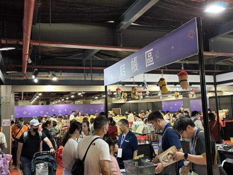 臺灣國際蘭展吸睛 首日人潮爆滿　