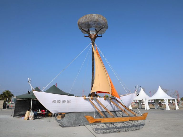 「世界航道」大帆船領航 嘉義優鮮燈區閃耀2026台灣燈會