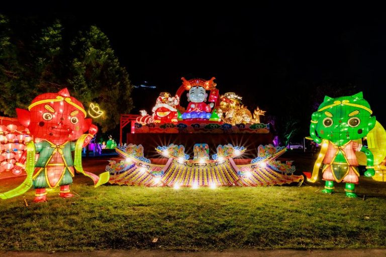 中台灣燈會宮廟的「幸福祈願村」最強祈福燈區登場