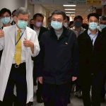 卓榮泰赴高榮探視澎縣長陳光復期盼早日康復