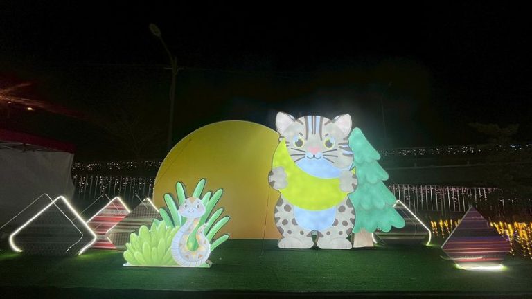 南投燈會原民燈區「光舞豐年」同步放光