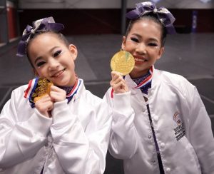 員林國小游捷米、張璦薇勇奪「2026世界中小學啦啦隊錦標賽」彩球雙人組冠軍