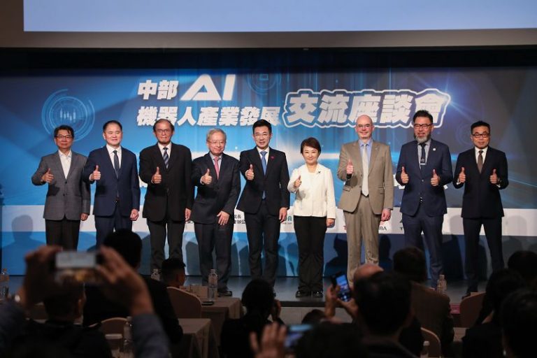 城市競爭力飛向世界！台中4大優勢轉型「AI機器人之都」 盧秀燕籲中央加碼投資