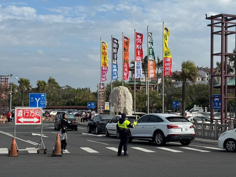 學甲警分局啟動春節南鯤鯓代天府疏運措施