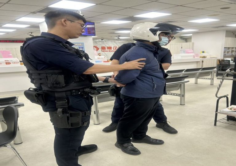 守護年終財產安全 三民第二分局強化金融機構防搶作為