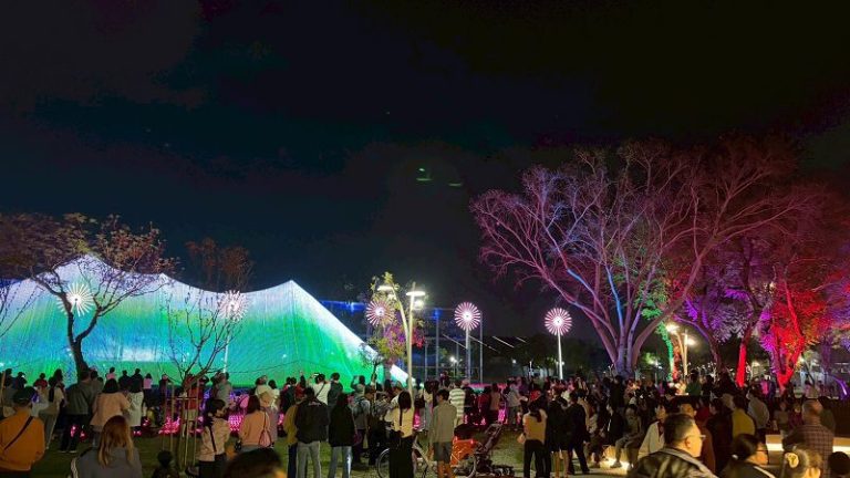 屏東燈節美學爆發 4百萬人潮朝聖