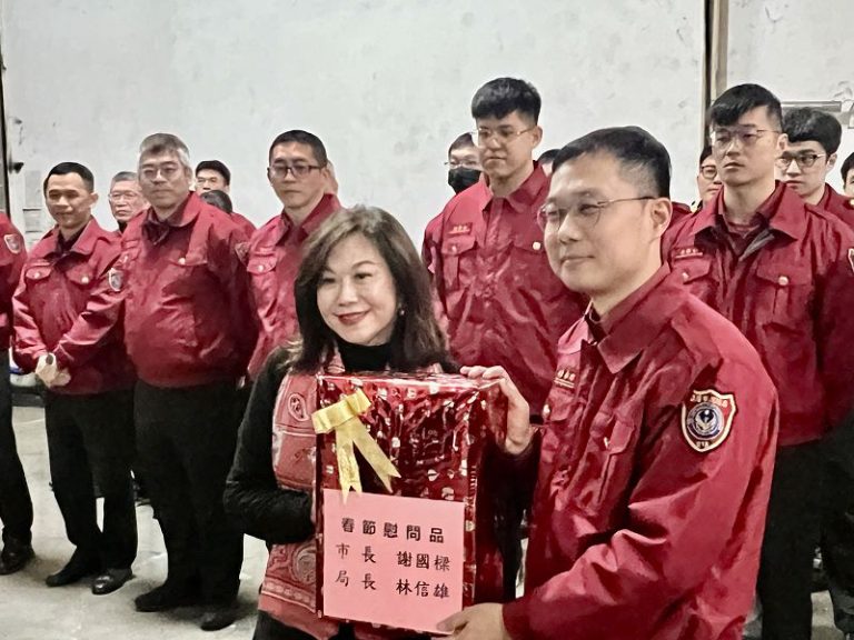 【幽湖閒話】春安慰問員警∕李伯元