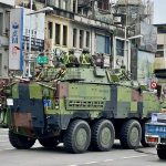 【幽湖閒話】大道上的裝甲車∕李伯元