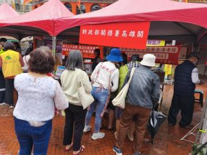 高雄關揮毫迎新春 躍馬守廉門