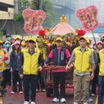 新社九庄媽起駕 中市府客委會主委江俊龍扶轎遶境