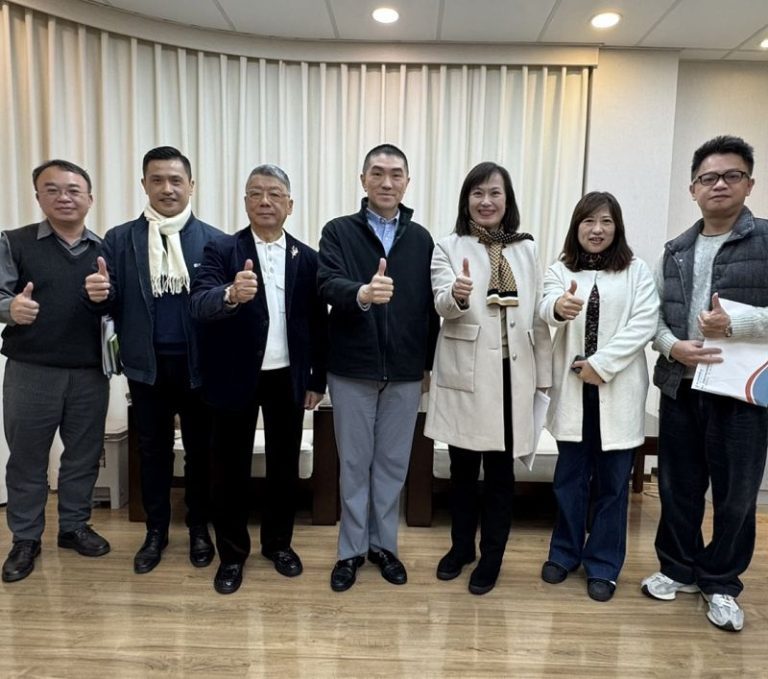 銀光好居聯盟理事長許育寧一行拜會謝國樑
