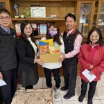 苗檢攜手榮觀 走訪弱勢家庭