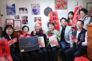 盧秀燕春節前夕探視百歲人瑞 關懷獨居弱勢溫暖過好年