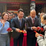 立法院正副院長韓江連三年豐原合體拜拜 發紅包