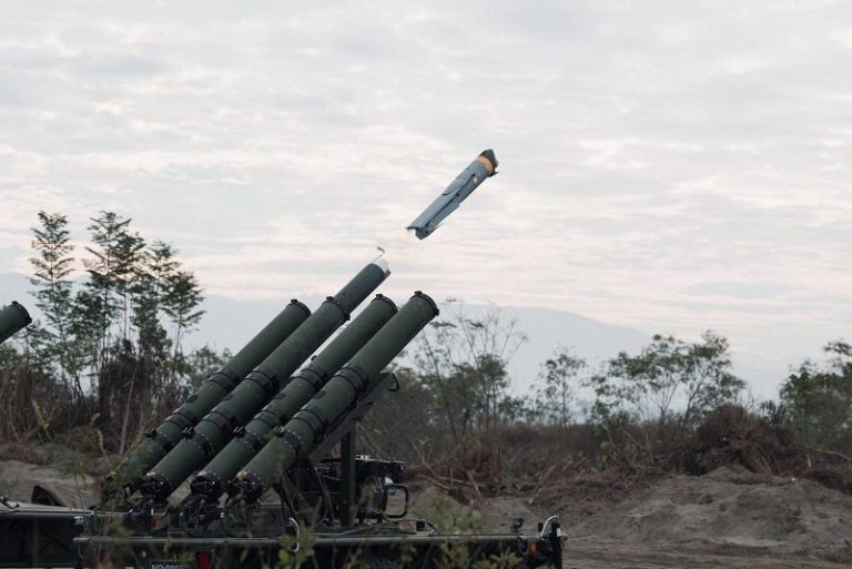 美議員關切我國防特別條例 藍：政府編列軍人加薪預算 立刻速審國防預算