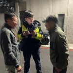 老翁迷途數小時 鼎山警貼心護送返家