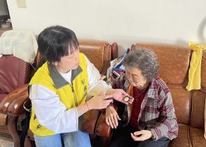 基市推穿戴式跌倒自動通報服務 嬤喊：揪感心