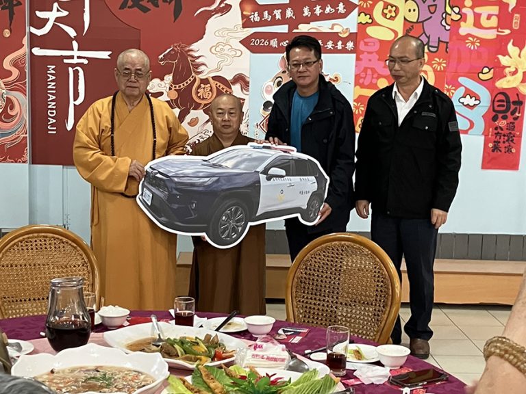 阿蓮光德寺捐湖內分局巡邏車及善款