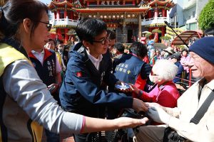 陳其邁展開新春祈福行程
