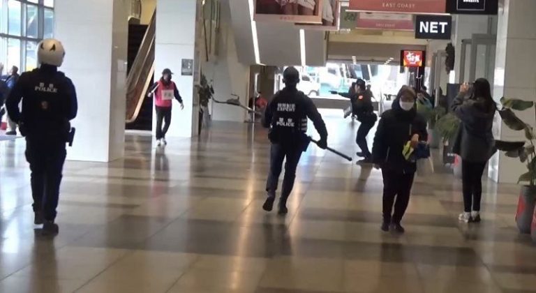 基市警局實體演練街頭隨機攻擊 強化市區人潮熱點防護