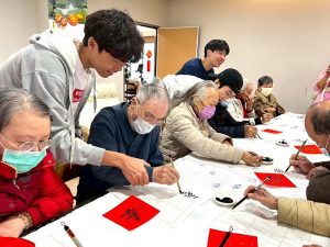 青年志工走入北榮桃園分院日照中心 陪伴長輩共度暖心時光