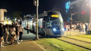 高雄輕軌春節連假運量突破65萬人次 單日運量高峰近10萬創歷史新高