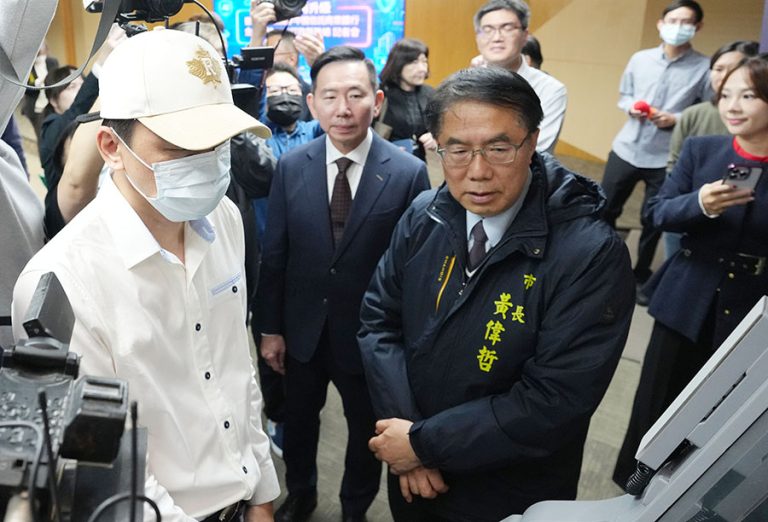 黃偉哲領軍AI創新 展現臺南智慧城豐碩成果