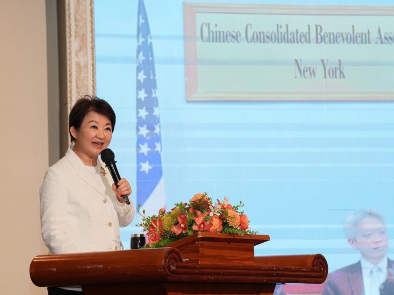 世界中心發光發熱 盧秀燕紐約僑宴演講