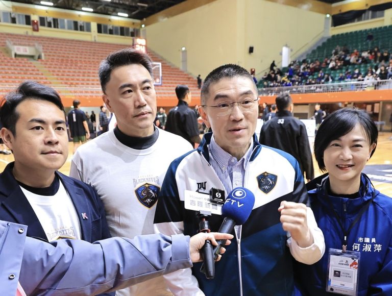 　【幽湖閒話】賀基隆黑鳶籃球隊∕李伯元