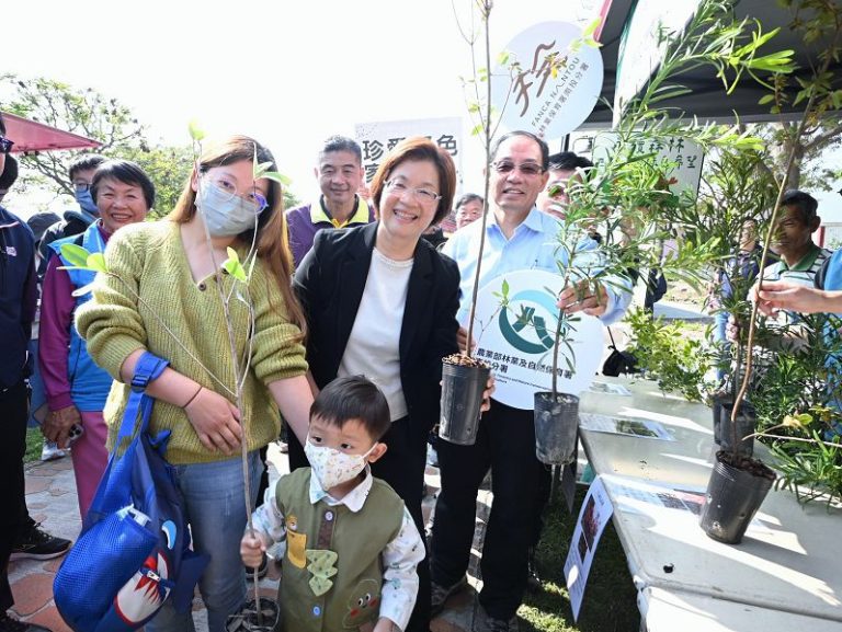 3年提供30萬株苗木 為土地種下希望 彰化縣植樹節織生態綠網