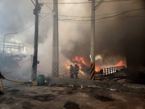 南投垃圾資源回收場起火 風勢影響附近村里需注意