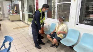 老翁迷途 陽明警暖心照護助返家