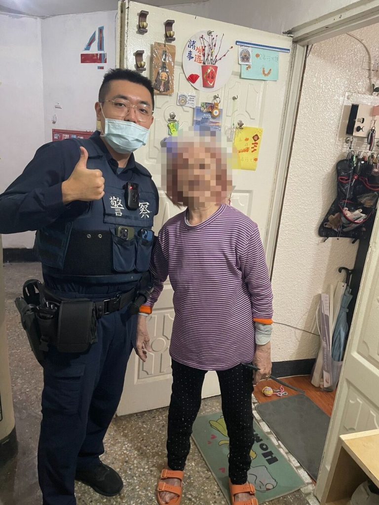 電梯外徘徊引關懷 民族警暖心助返家