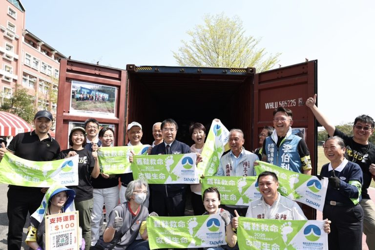 「舊鞋救命」臺南募集 黃偉哲攜市民響應