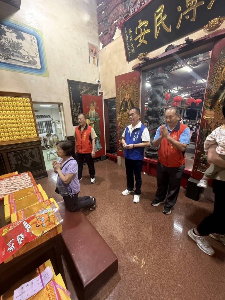 黃天煌和鄉親 歡度元宵佳節