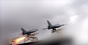 中東戰火延燒　伊朗襲沙國油田、飛彈開轟以色列3小時