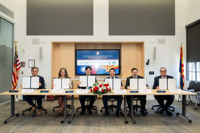 陳其邁前進亞利桑那「光學之谷」 促成產官學六方人才MOU