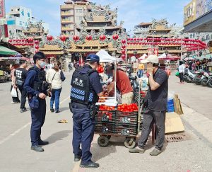 北港警加強取締朝天宮周邊違停與路霸