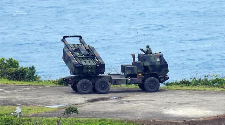 國防部收到美軍售海馬士火箭砲發價書 顧立雄：3/26前須簽署