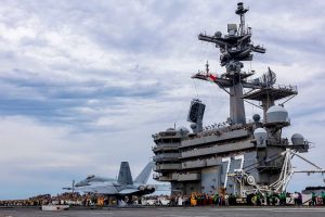 布希號航母轉赴中東 川普揚言再打擊伊朗3554個目標