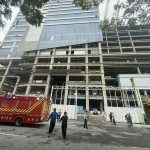 建築工地鋼構吊掛作業驚傳掉落 影響公安勒令停工並依法裁罰